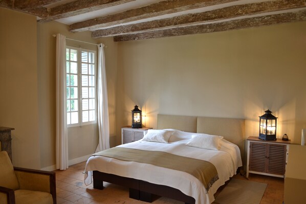 7 bedrooms, iron/ironing board, free WiFi, wheelchair access