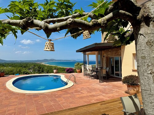 Villa with splendid sea view, 500 m. from the beach, Wifi, pool