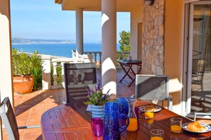 Villa to 700 mts to the beach. Begur. Internet. Private pool.10 people-SA PUNTA 