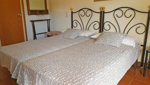 3 habitaciones, tabla de planchar con plancha y wifi gratis