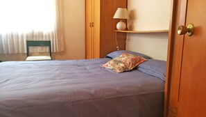 4 chambres, fer et planche à repasser, Wi-Fi gratuit, draps fournis