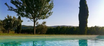 Tramonti indimenticabili, piscina privata, lavanda e ulivi che calmano l'anima
