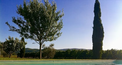 Unvergessliche Sonnenuntergänge, privater Pool, seelenberuhigender Lavendel und Olivenbäume