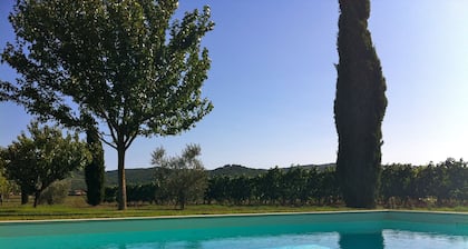 Puestas de sol inolvidables, piscina privada, lavanda relajante y olivos