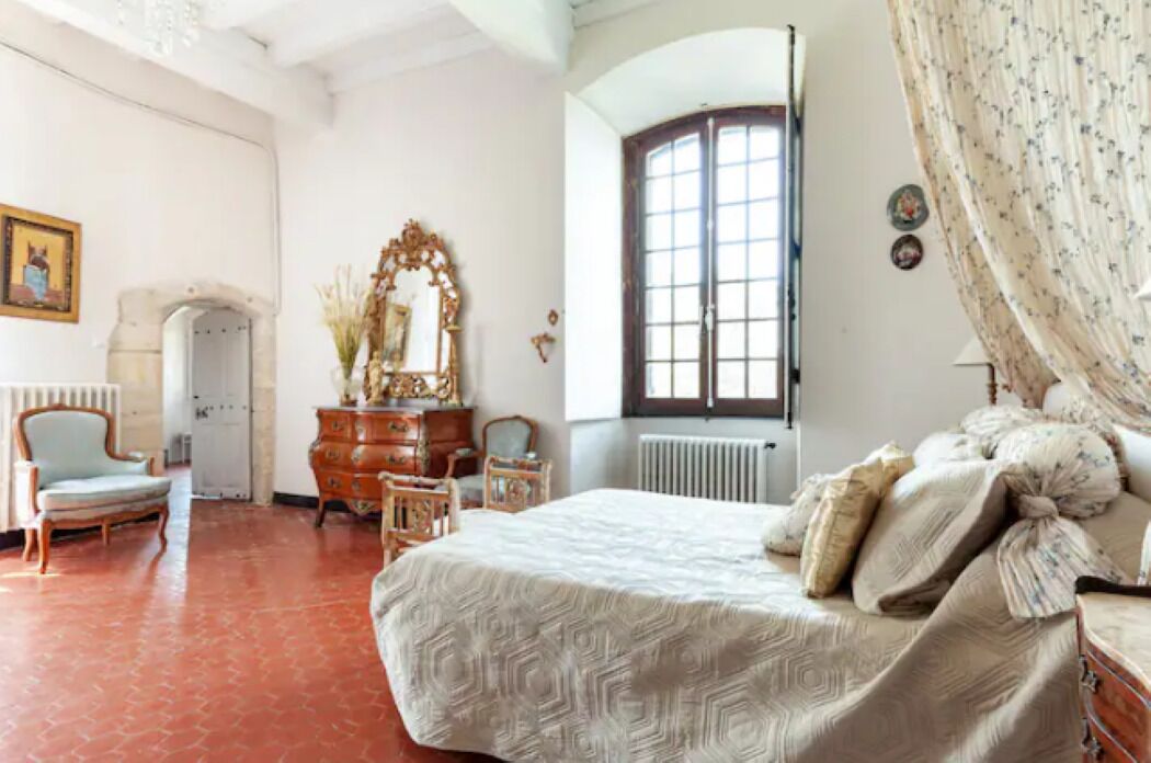 2 Schlafzimmer, Schreibtisch, Bügeleisen/Bügelbrett, Reisekinderbett
