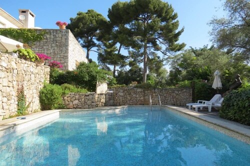 Villa 80m2 Terrasse 100m2 zwischen Cannes Antibes Schwimmbad Garten Meerblick Berge 