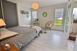 3 bedrooms, iron/ironing board, travel cot, WiFi - QUIET HOUSE WITH BEAUTIFUL SEA VIEW (PENVENAN)