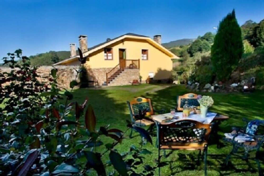 Rural Apartment Casa El Llombo, ideal to disconnect, surrounded by nature.