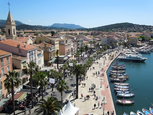 Cabanon provençal prés de SANARY, dans pinède , piscine privée