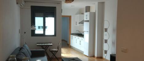 Smart TV, libri, impianto stereo