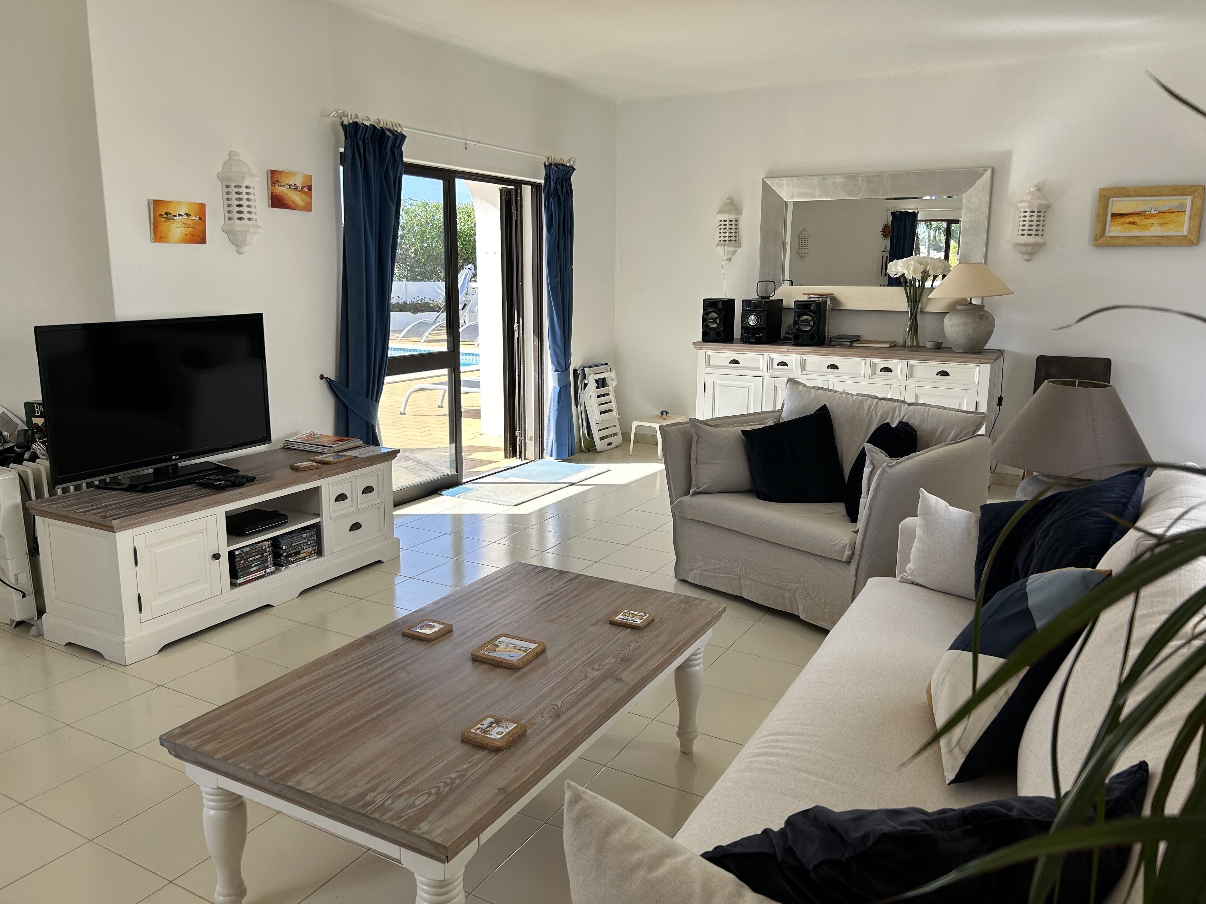 TV, fireplace, DVD player, ping pong