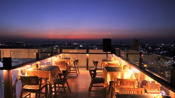 Lobby lounge - Ritz Grand Hotel Mandalay (Mandalay)