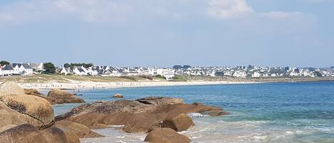 Beach nearby, sun loungers
