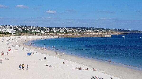 In Strandnähe, Liegestühle