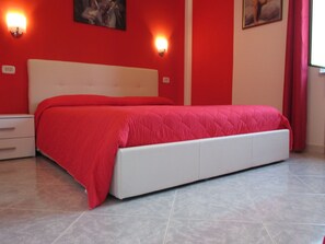 Apartment, 1 Queen Bed with Sofa bed (Stupendo) | 1 bedroom, in-room safe, desk, blackout curtains - Casa Vacanze Donna Antonia (Centola)