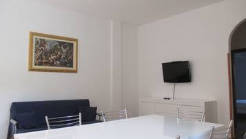 Appartamento, 2 camere da letto, cucina (Vivere) | Area soggiorno | TV LCD
