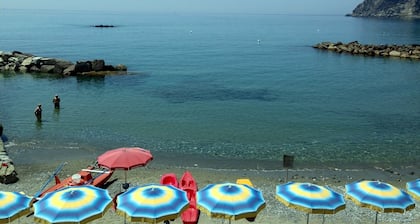 Magic Littorno. Hill, Meer, Natur. Mit Schwimmbad. Hügel, Meer, Natur. Swimmingpool