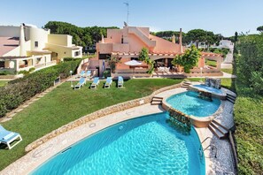Outdoor pool - 5 En-Suite Beds., close to centre, free A/C & WiFi (Vilamoura)
