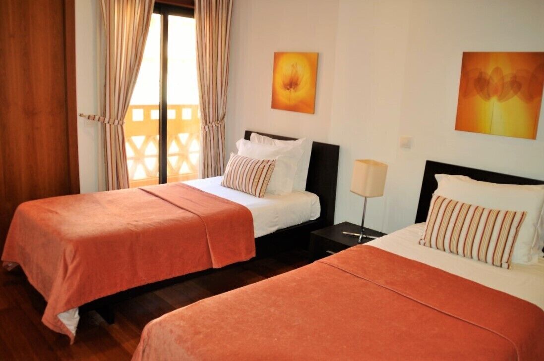 Three bedroom apartment at Baía da Luz - 5 minutes walk from town and beach.