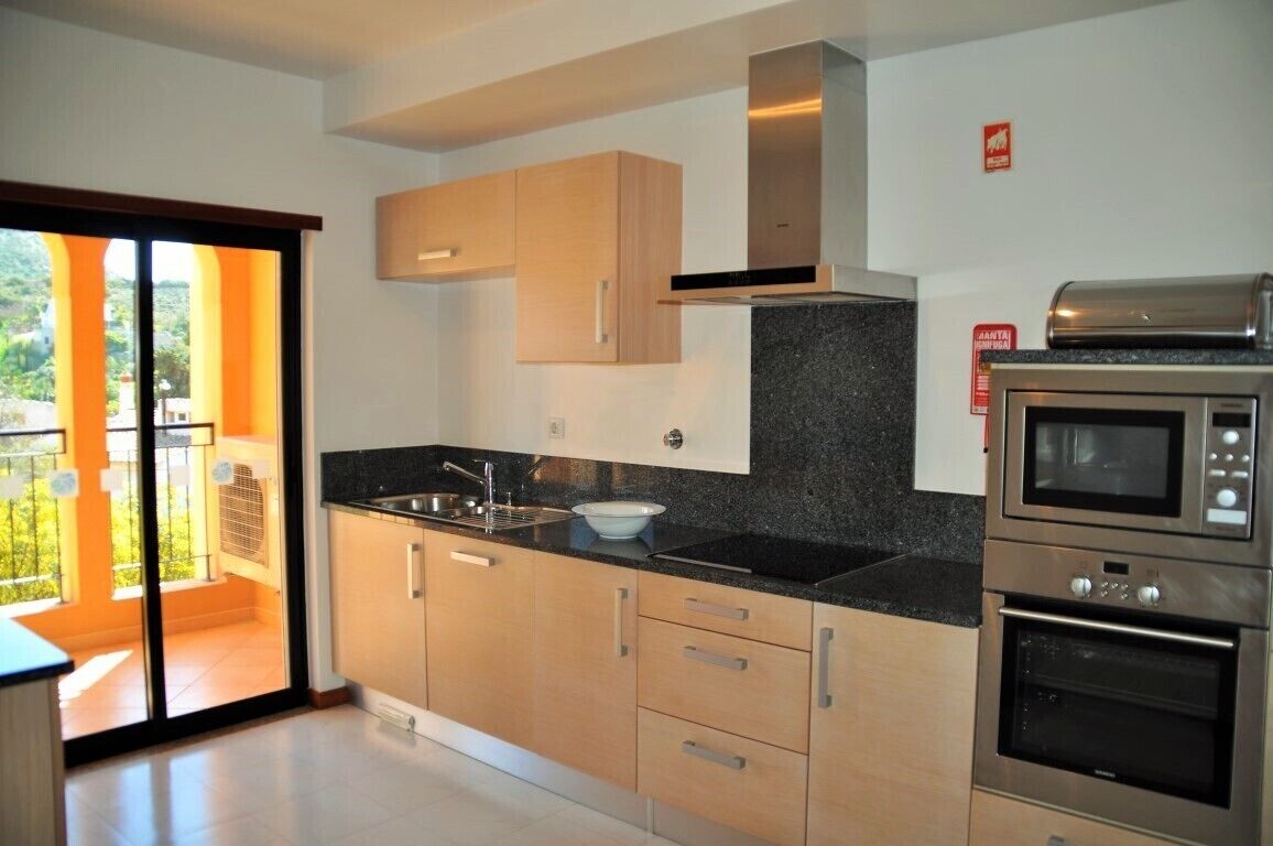 Three bedroom apartment at Baía da Luz - 5 minutes walk from town and beach.