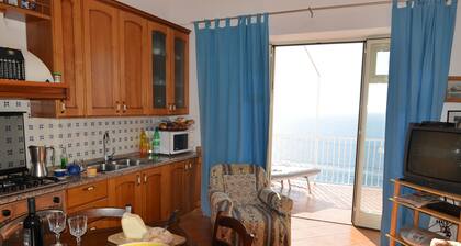 Bright and spacious apartment where you can enjoy peace and beautiful sea views