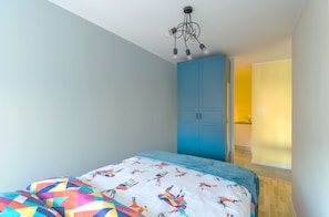 Apartment, 1 Doppelbett und Schlafsofa, Stadtblick | Schreibtisch, Bügeleisen/Bügelbrett, Babybetten, Reisekinderbett