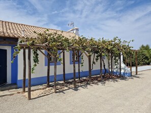 Exterior - Country Cottage / Gite - Santa Susana (Santa Susana)