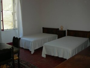 6 camere, ferro/asse da stiro, Wi-Fi gratuito, lenzuola