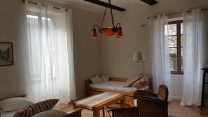 6 bedrooms, iron/ironing board, free WiFi, bed sheets - Mansion - Lagorce (Lagorce)