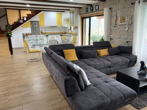 TV, fireplace, foosball, table tennis - Farm in Gerês -Vieira do Minho near ermal beach (Vieira do Minho)