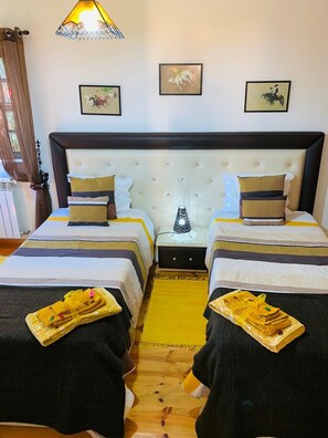 4 bedrooms, iron/ironing board, free WiFi, bed sheets