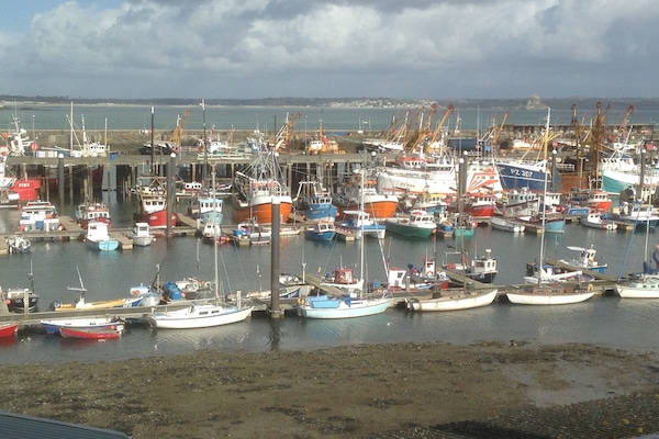 Newlyn Harbour: 5 min walk away