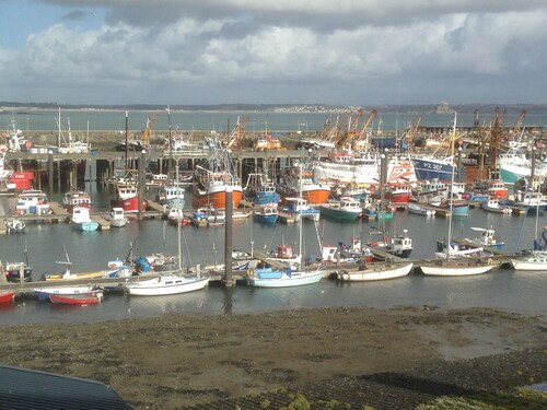 Charming Fisherman's Cottage in lovely fishing port close to Penzance