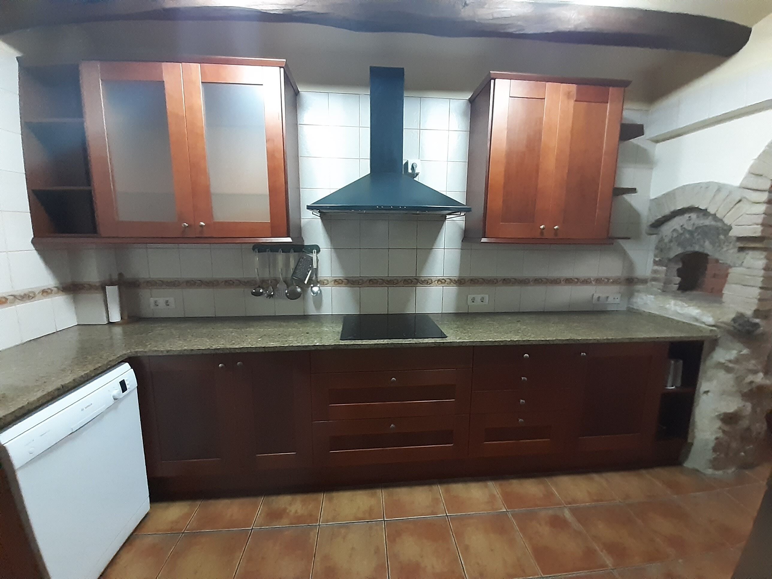 Spectacular rural farmhouse among vineyards