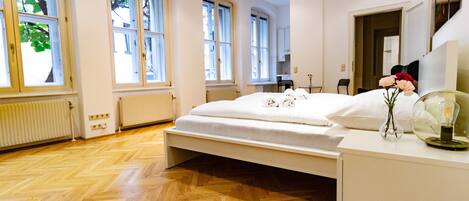 Iron/ironing board, free WiFi, bed sheets