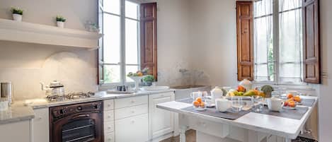 Fridge, microwave, oven, dishwasher