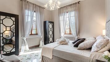 5 bedrooms, iron/ironing board, free WiFi, bed sheets