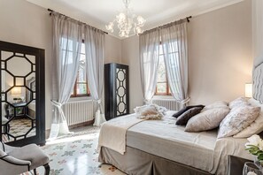 5 bedrooms, iron/ironing board, bed sheets