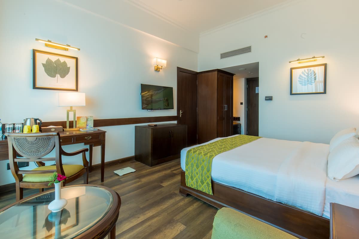 Rom – club, 1 kingsize-seng | Sengetøy av topp kvalitet, memory foam-senger, minibar og safe på rommet