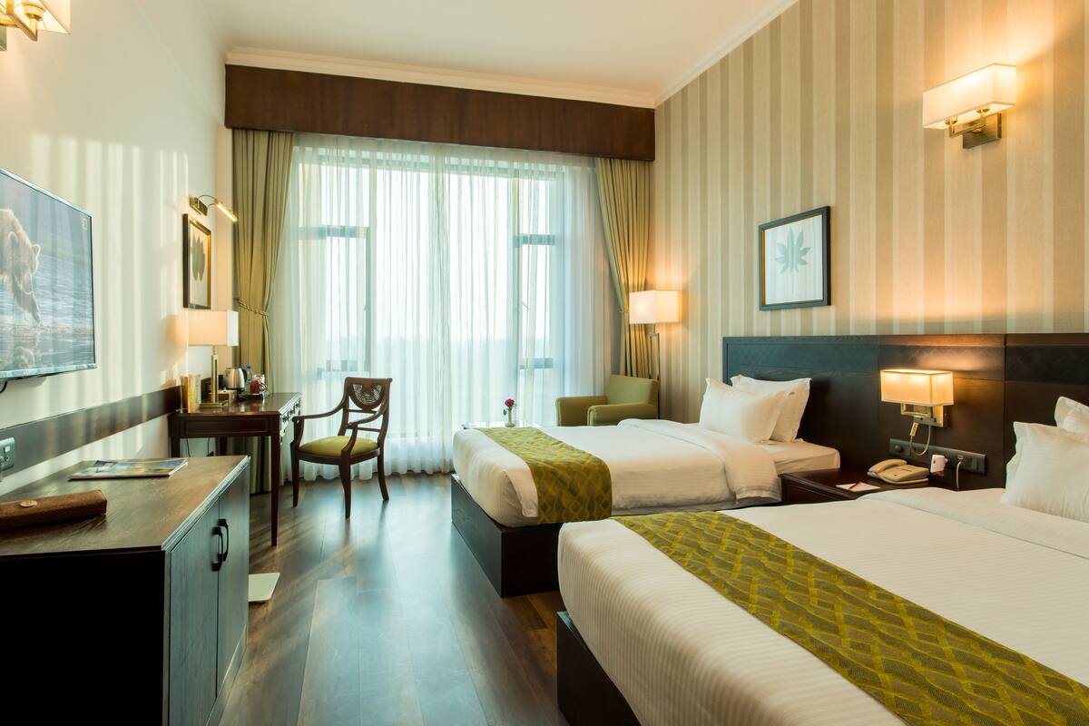 Deluxe Twin Room, 2 Twin Beds | 1 bedroom, premium bedding, memory foam beds, minibar