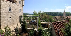 Terrace/patio - 17th Century Castle on Dalmatian island (Cara)