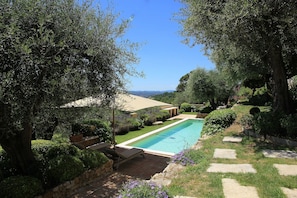 Piscine extérieure, piscine chauffée