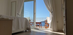 4 bedrooms, in-room safe, iron/ironing board, free WiFi - Stunning villa with private pool  150 mtrs from the sea in beautiful Kalamar Bay (Kalkan)