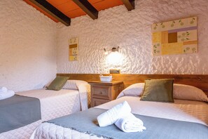 3 bedrooms, iron/ironing board, travel cot, WiFi