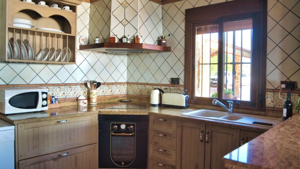 Coffee/tea maker, fridge, microwave, oven - The Golden Valley: A rural paradise in the Sierra de Cádiz. (El Gastor)