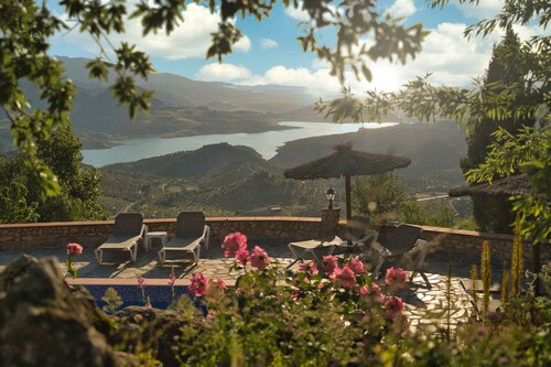 The Golden Valley: A rural paradise in the Sierra de Cádiz.