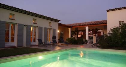 Magnifique Villa de standing, climatisée & piscine chauffée, classée 4 étoiles.