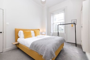 4 chambres, fer et planche à repasser, Wi-Fi, literie fournie