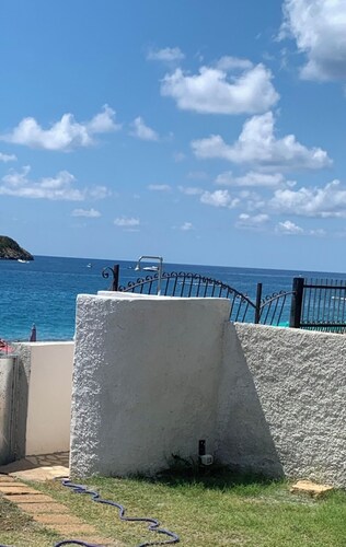 Beach villa facing Cirella island with garden and private parking