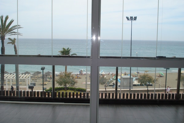 Vista general de la playa desde el salón